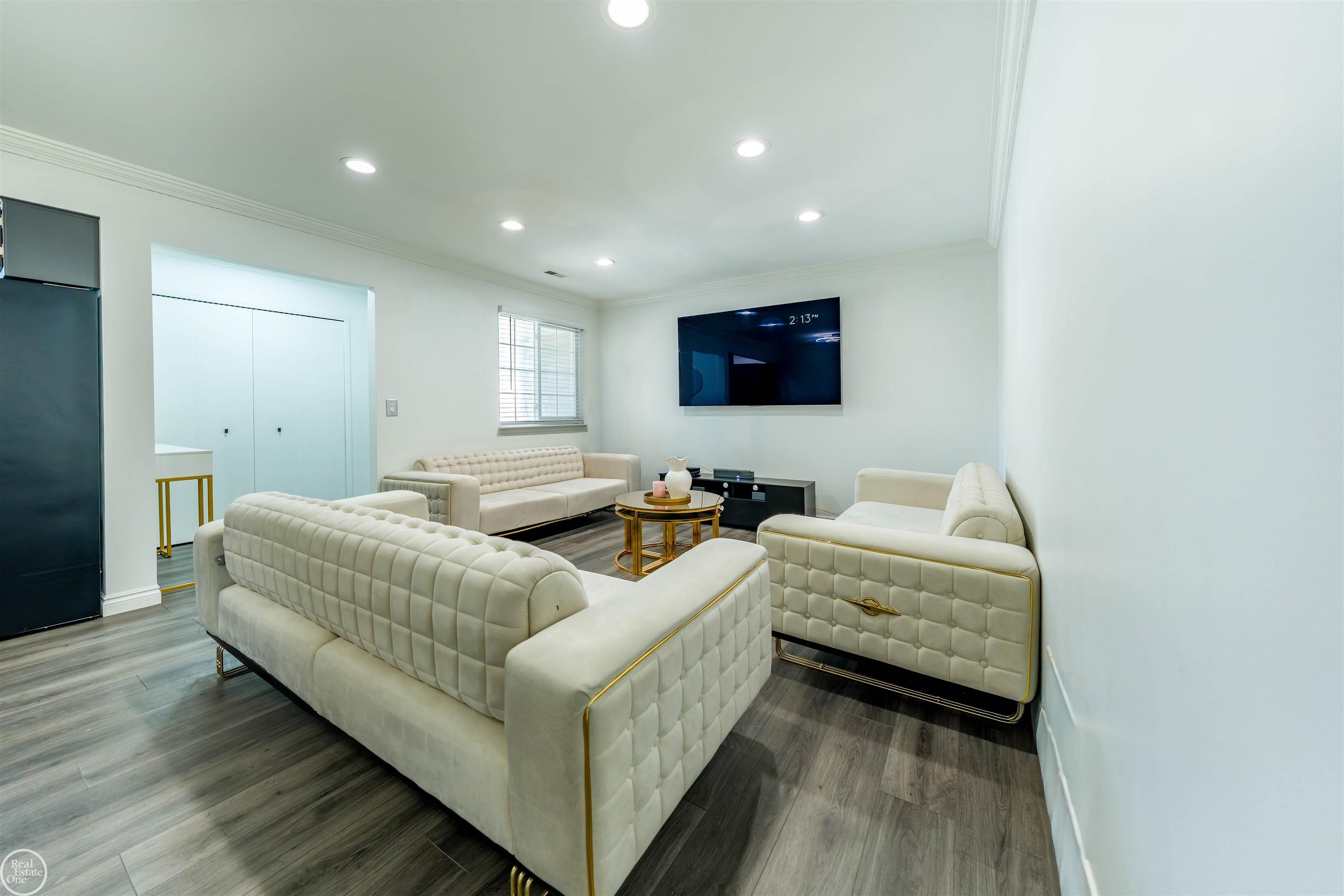 34446 sycamore Drive