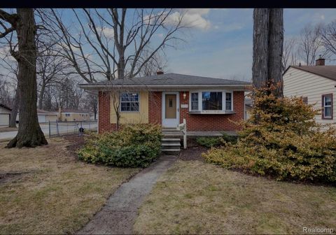 4224 CROISSANT Street Dearborn Heights City MI 48125