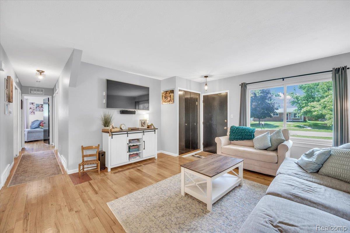 1323 Foreland Drive