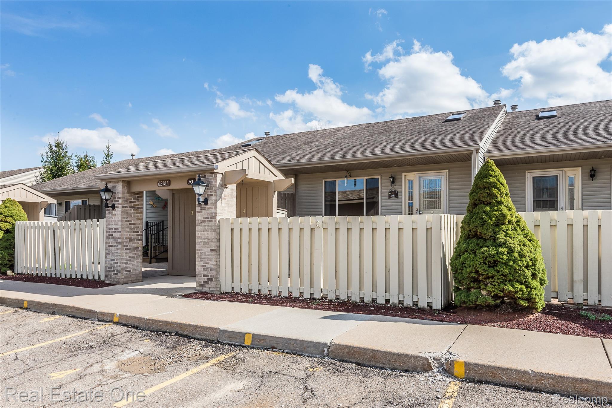 62181 ARLINGTON CIRCLE 4