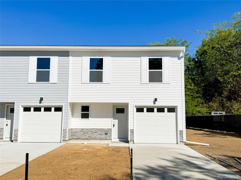 109 Oakwood Street Holly Village MI 48442