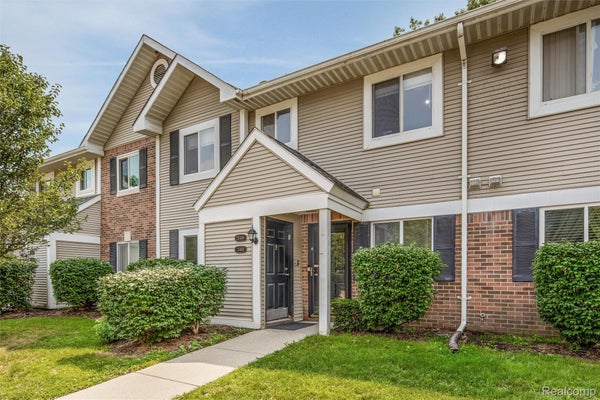 31444 ORCHARD CRK, FARMINGTON HILLS, MI 48334 - Image c3959ddb92d65e68f202bc567efd62b4/3930079612