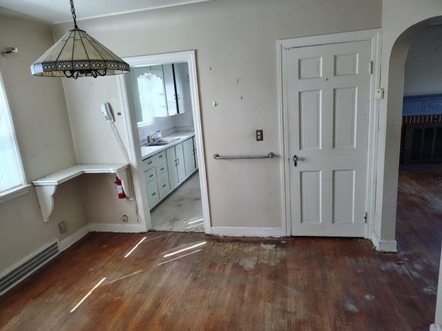 2494 MIAMI BEACH Drive