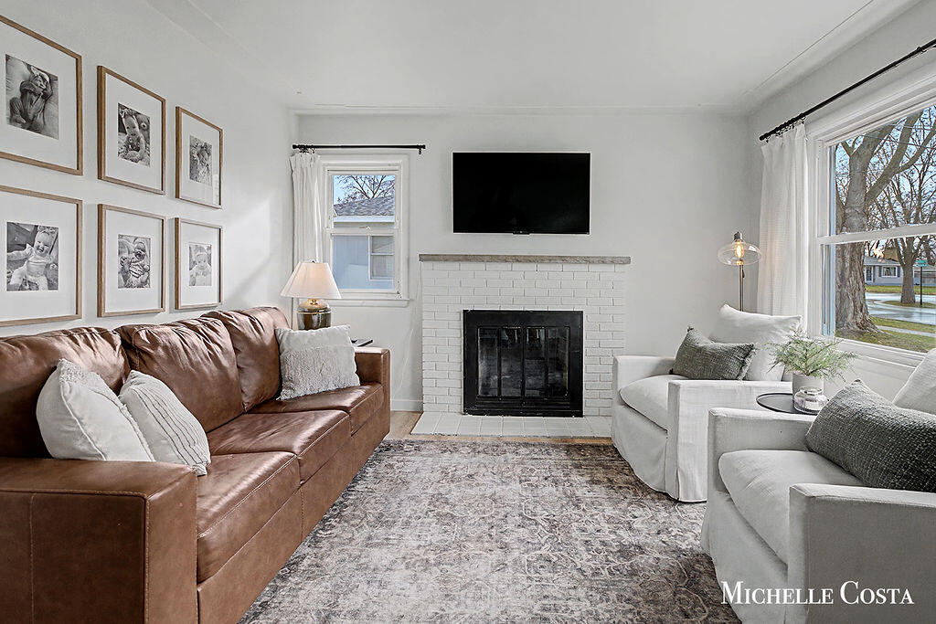 1345 Oriole Court SW