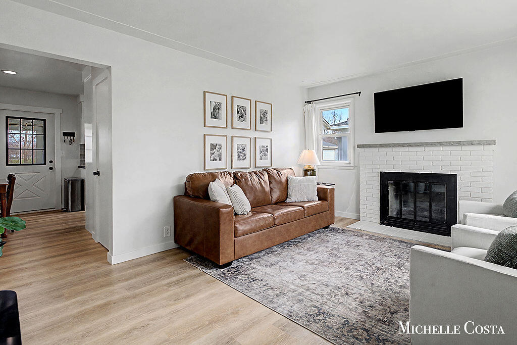 1345 Oriole Court SW