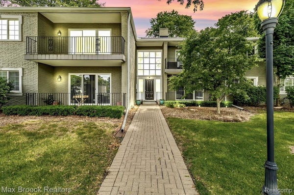 1113 N OLD WOODWARD AVE UNIT 46, BIRMINGHAM, MI 48009 - Image c3ad6a734f67a66255d2d36d9396c8df/1146060387
