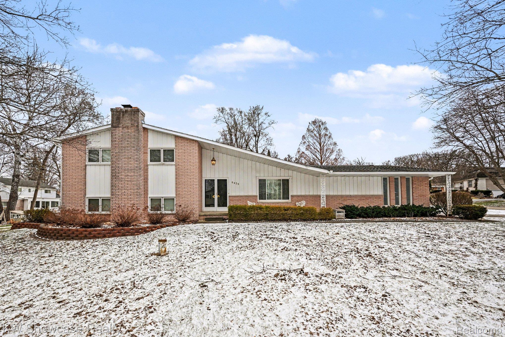 8635 Sandy Crest Drive