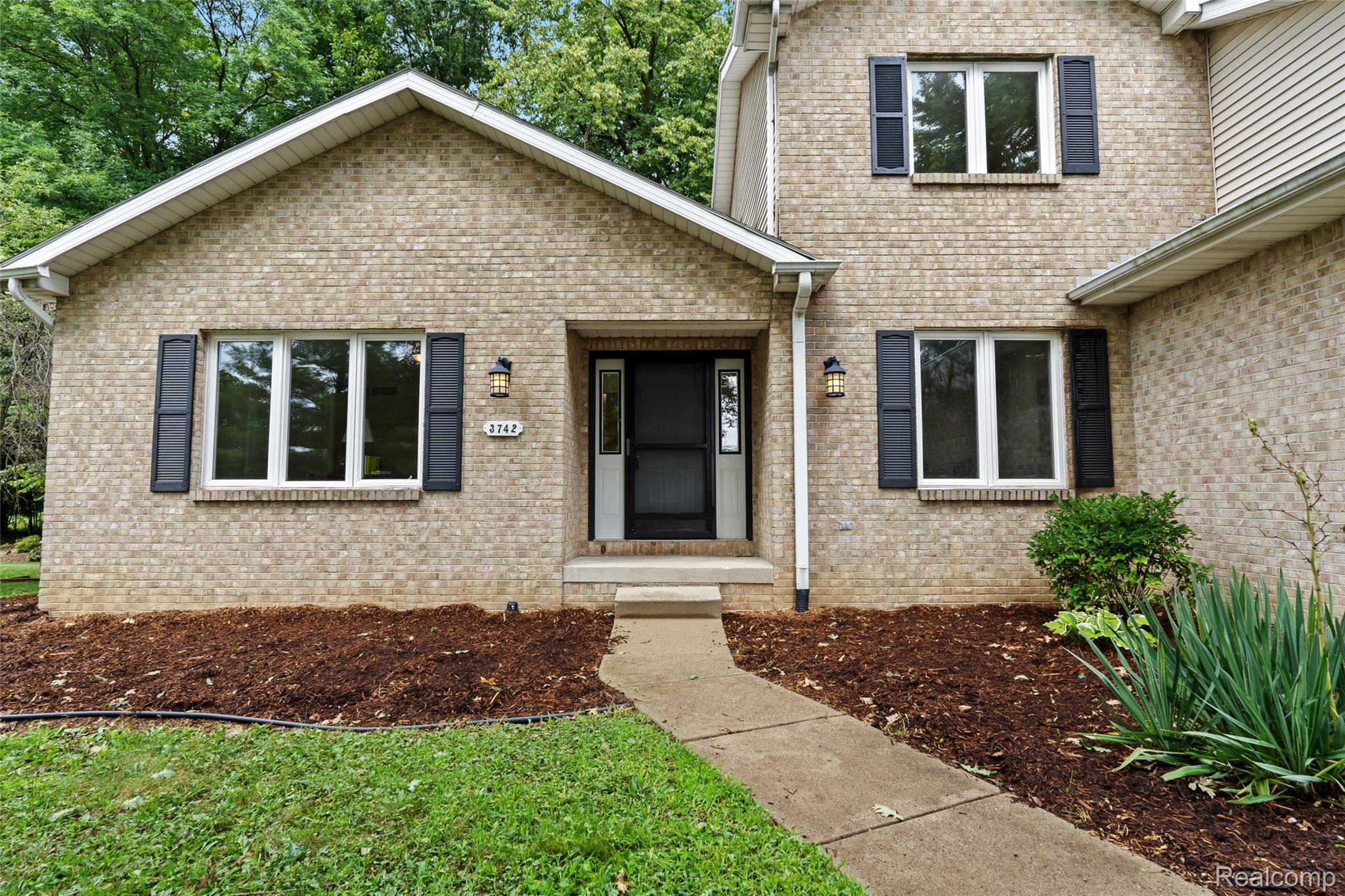 3742 Observatory Lane