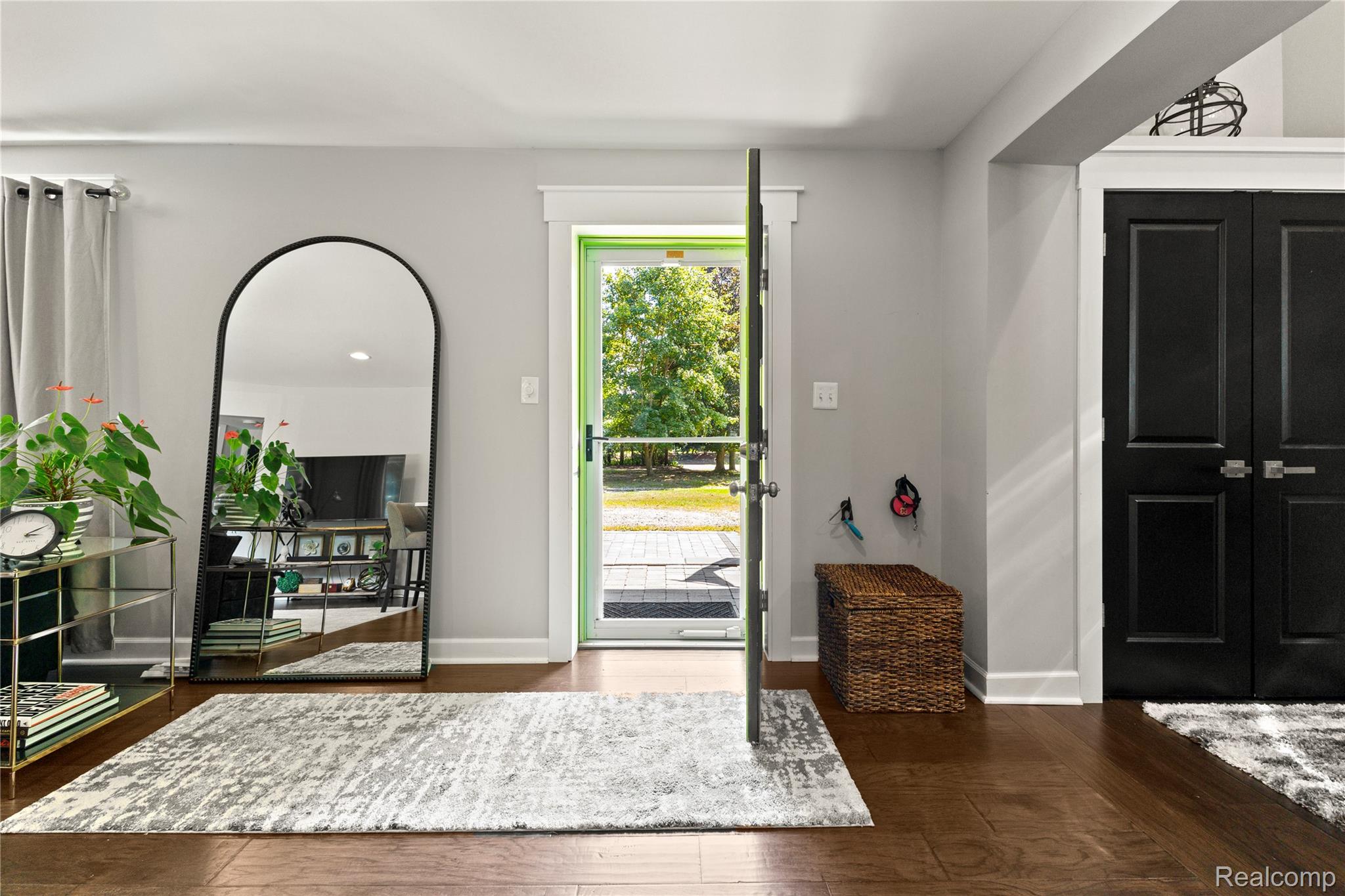 1906 Indianwood Road