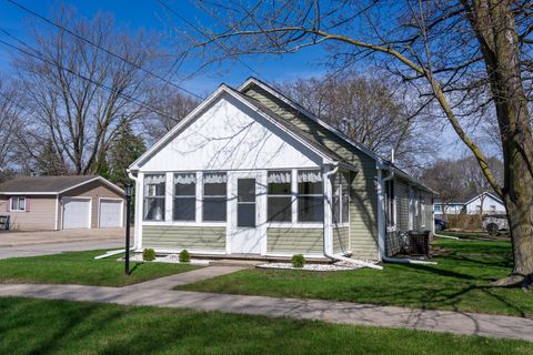 Photo of 304 N Adams Street, Mt Pleasant City, MI 48858 (MLS # 79080067089)