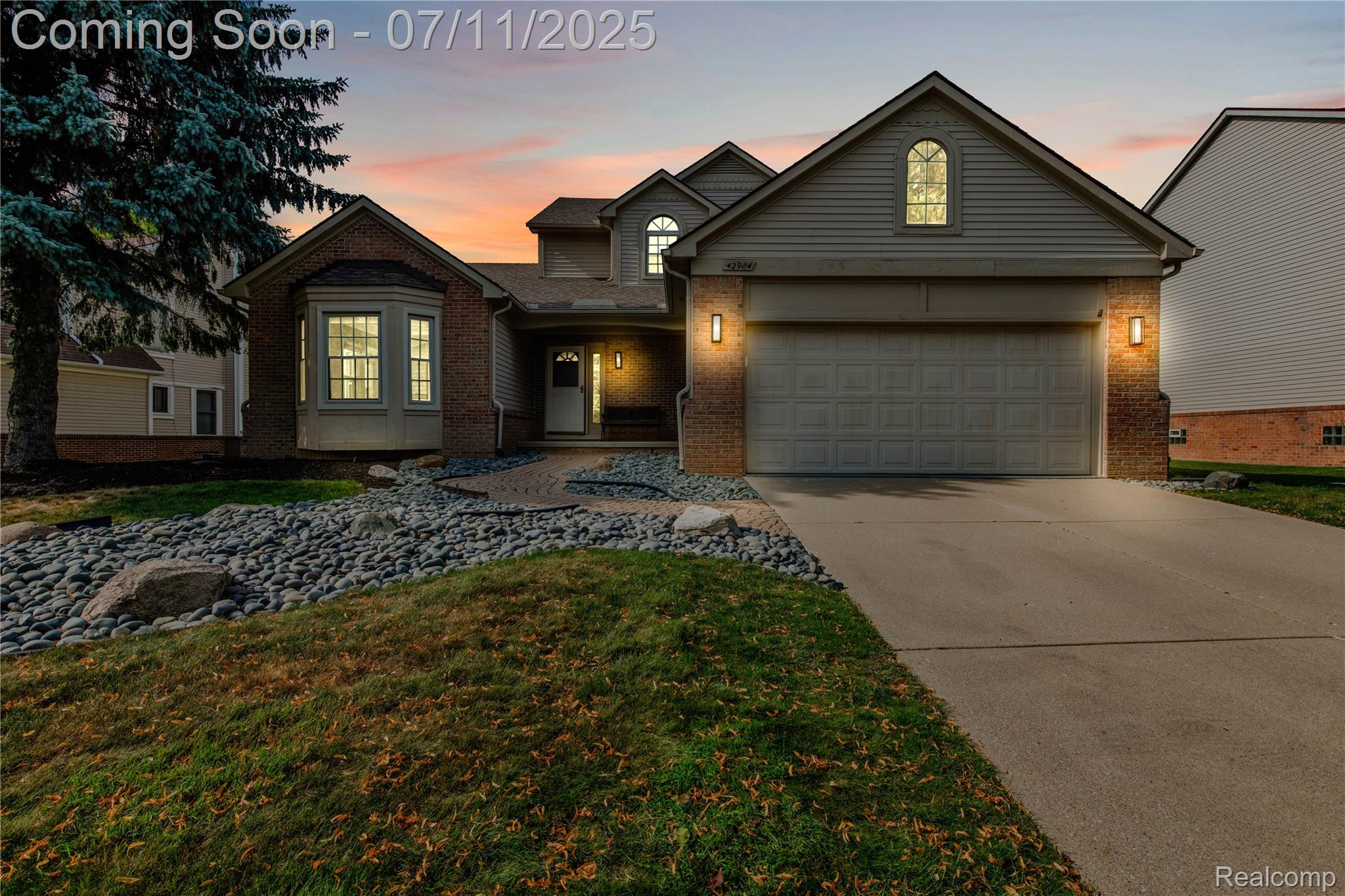 42984 SANDSTONE Drive