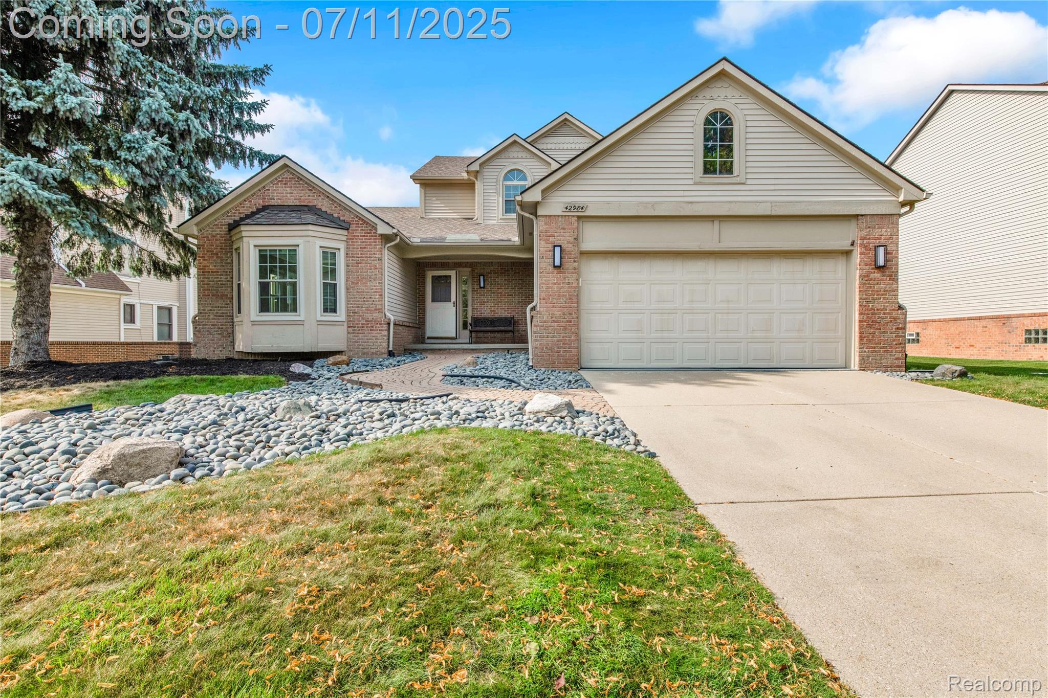 42984 SANDSTONE Drive