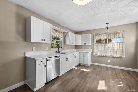 Tiny photo for 1629 E Elza Avenue, Hazel Park City, MI 48030 (MLS # 20261021827)