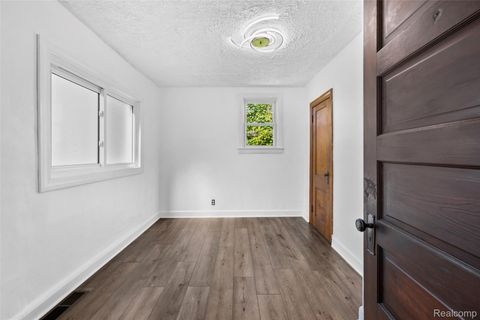 Tiny photo for 1629 E Elza Avenue, Hazel Park City, MI 48030 (MLS # 20261021827)