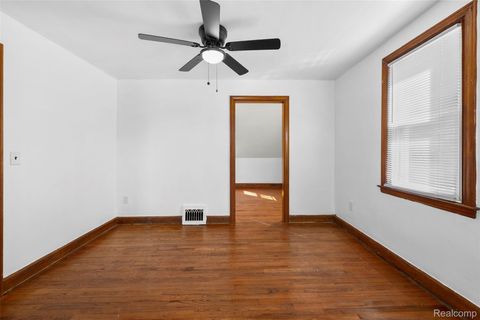 Tiny photo for 1629 E Elza Avenue, Hazel Park City, MI 48030 (MLS # 20261021827)