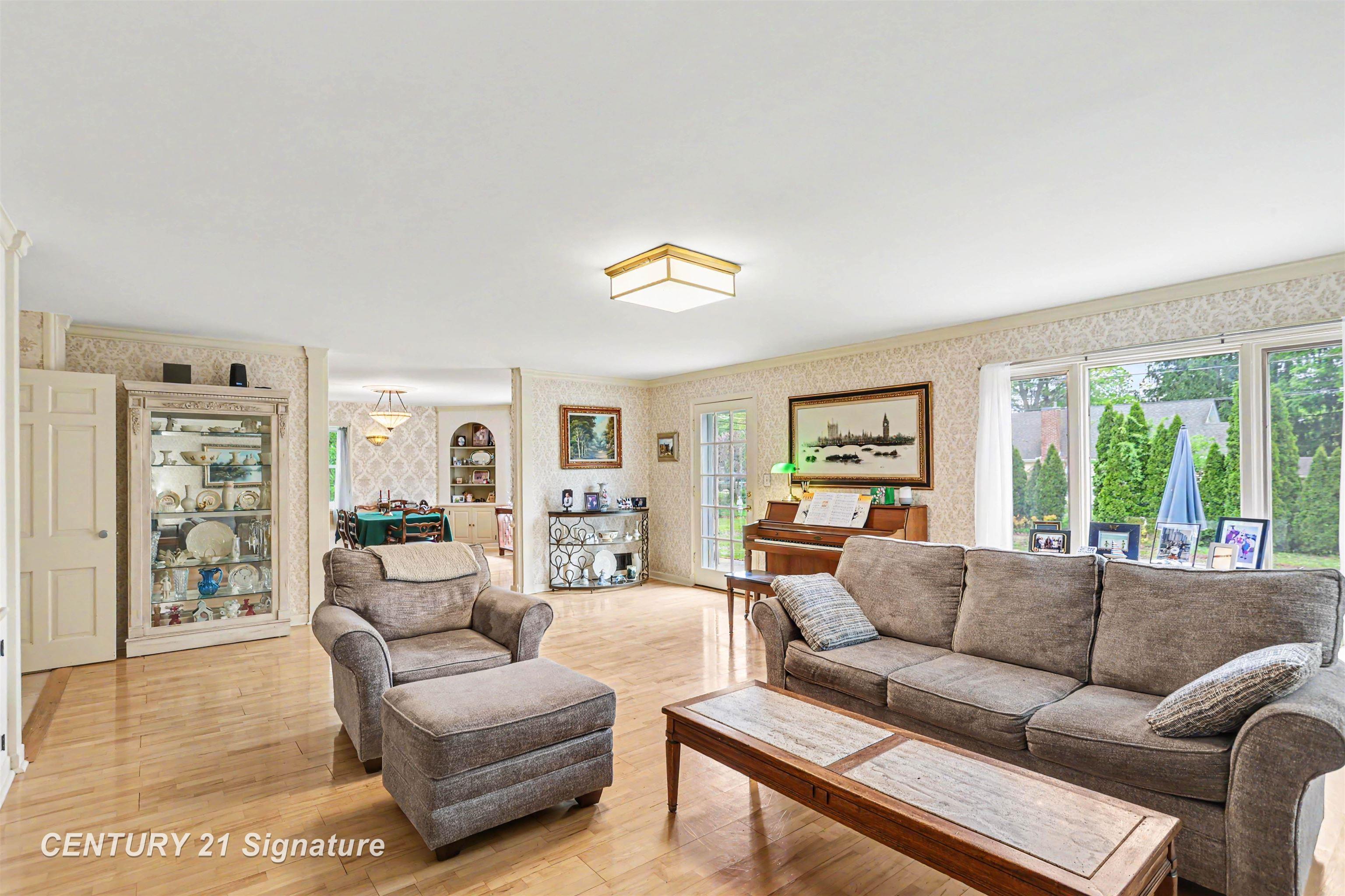 605 S Kinney Avenue