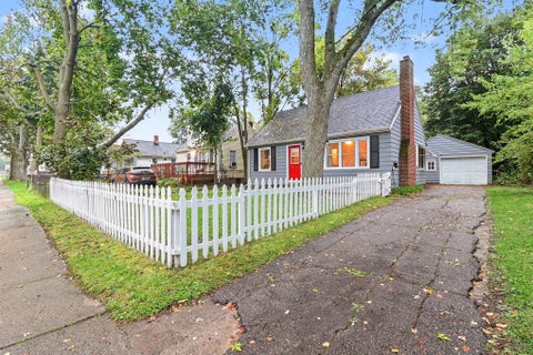 Photo of 318 E Rouse Street, Lansing City, MI 48910 (MLS # 65026052374)