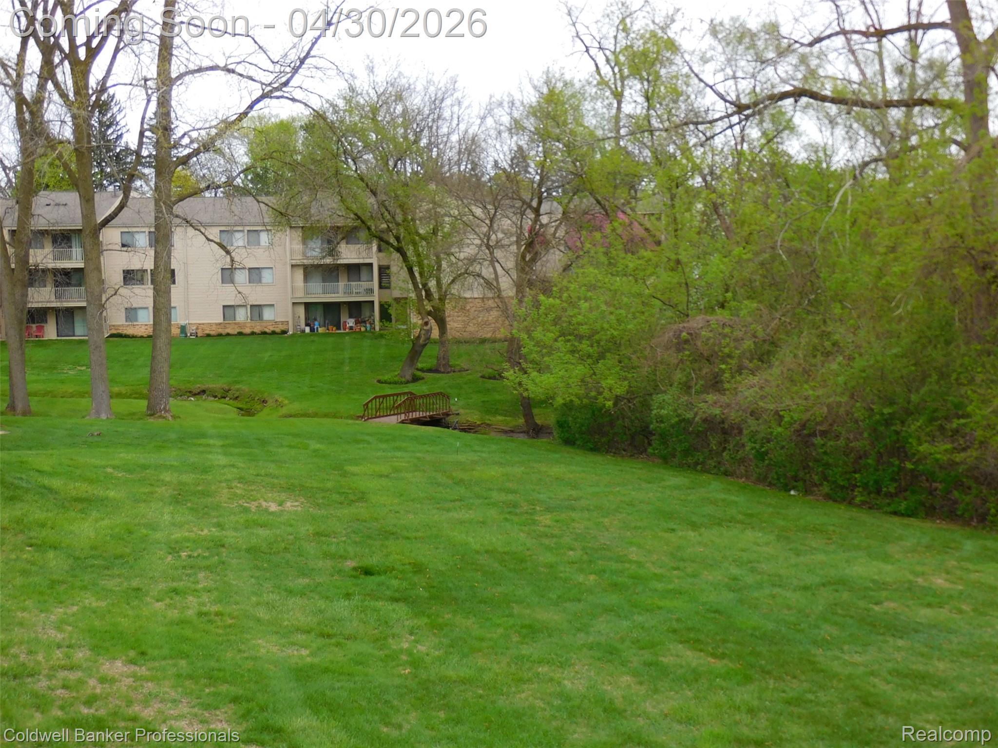 3915 Lone Pine Road 100
