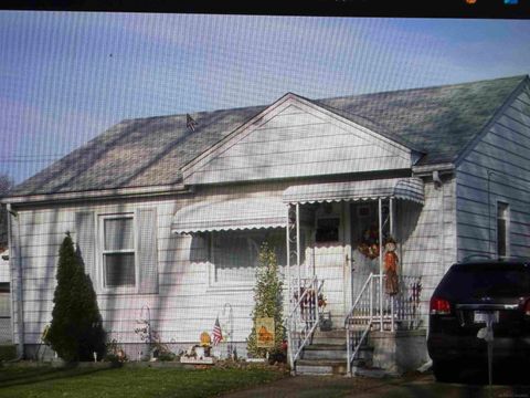 8091 Helen Street Center Line City MI 48015