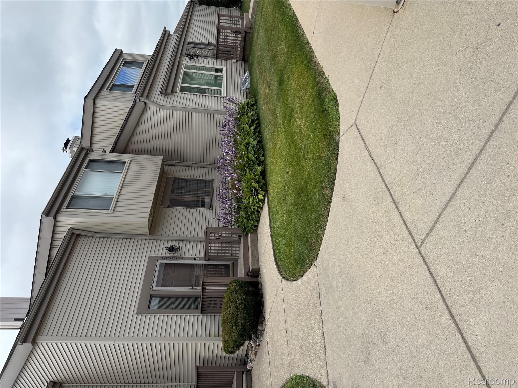 6302 Laurentian Court