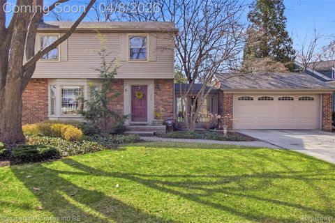 Tiny photo for 926 Abbey Street, Birmingham City, MI 48009 (MLS # 20261021585)