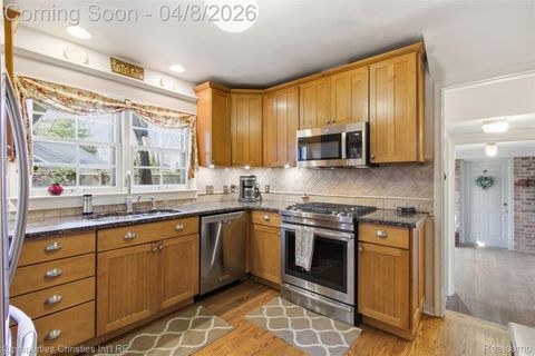 Tiny photo for 926 Abbey Street, Birmingham City, MI 48009 (MLS # 20261021585)