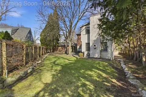 Tiny photo for 926 Abbey Street, Birmingham City, MI 48009 (MLS # 20261021585)