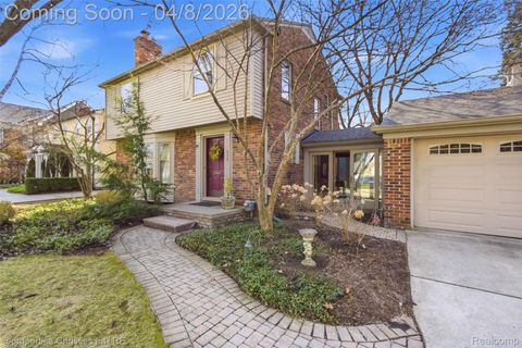 Tiny photo for 926 Abbey Street, Birmingham City, MI 48009 (MLS # 20261021585)