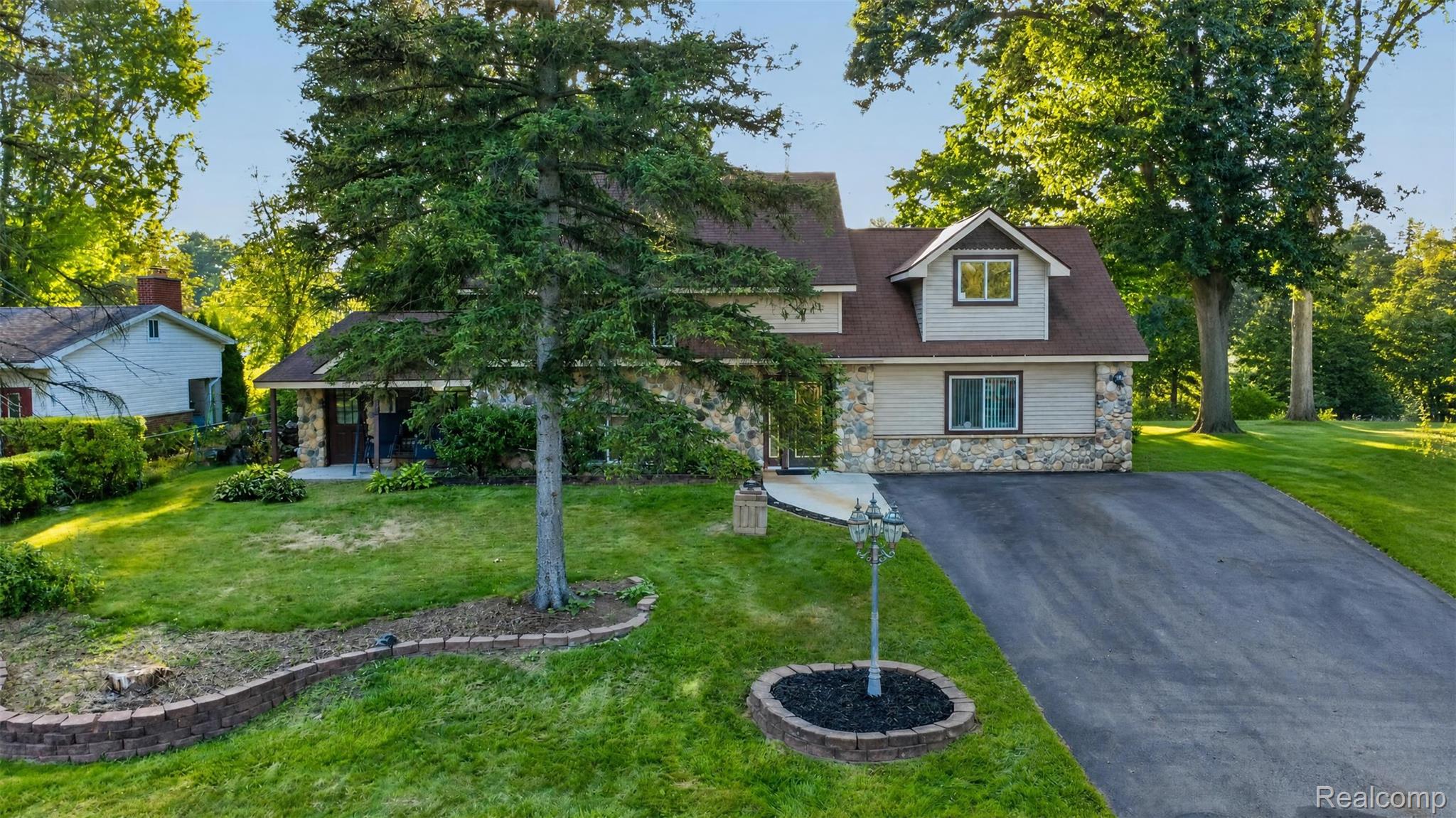 1155 Dolane Boulevard