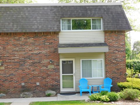 543 Longshore Drive B Ann Arbor City Washtenaw MI 48105