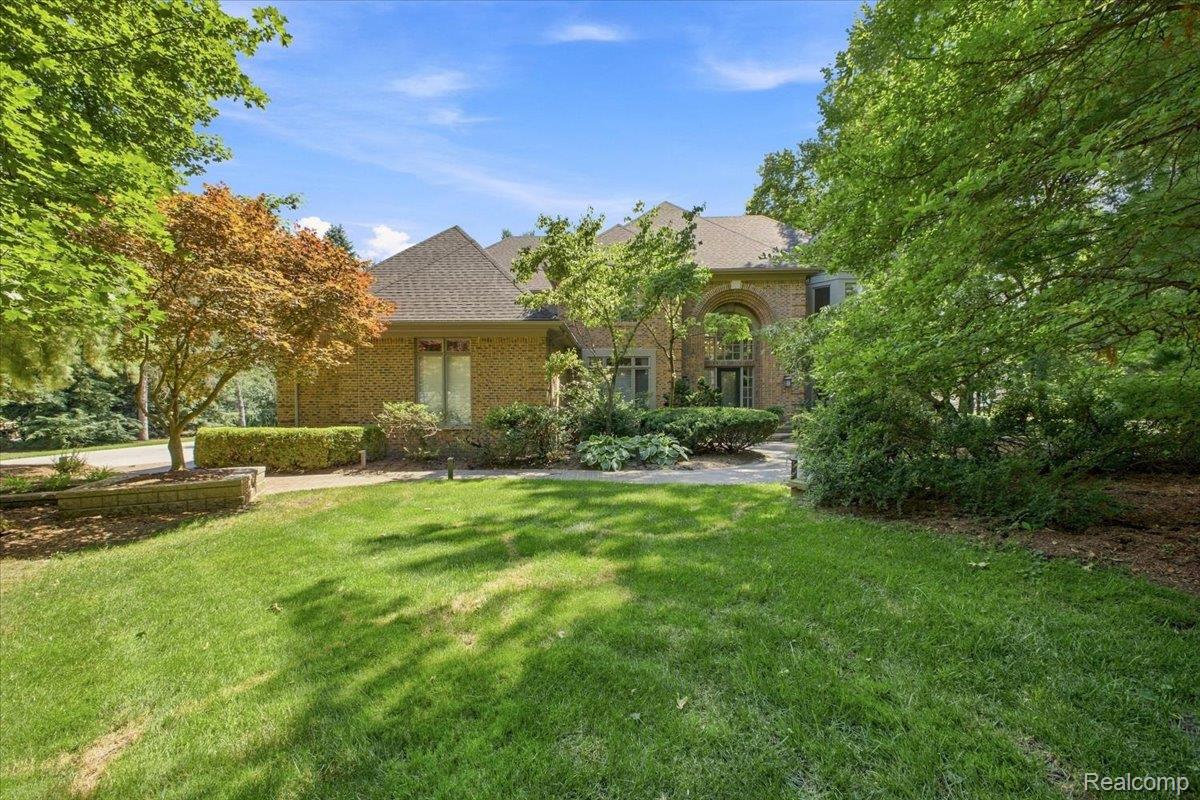 853 Lone Pine Road