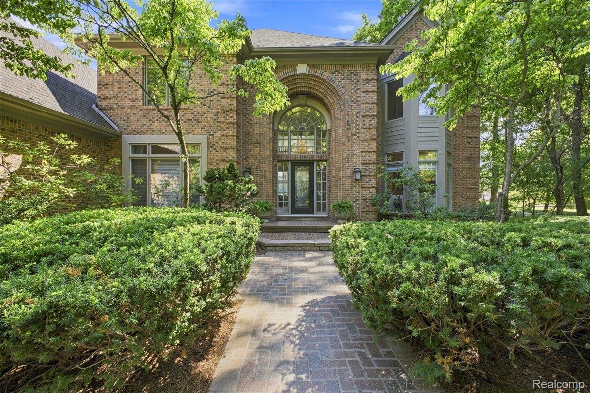 853 Lone Pine Road