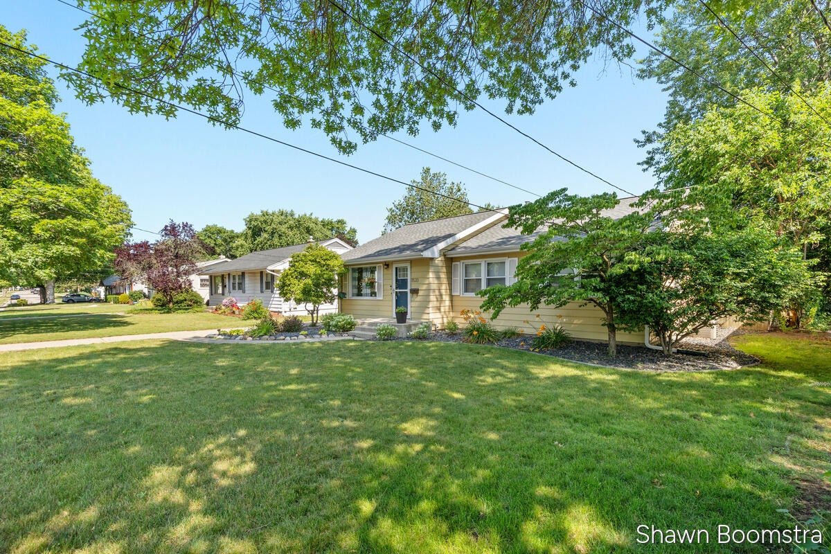 1533 Royal Oak Street SW