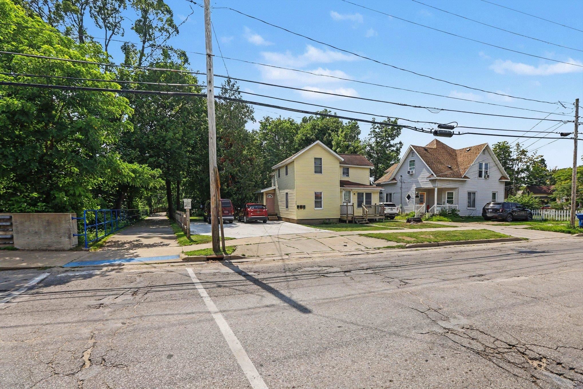 725 N Lake Street
