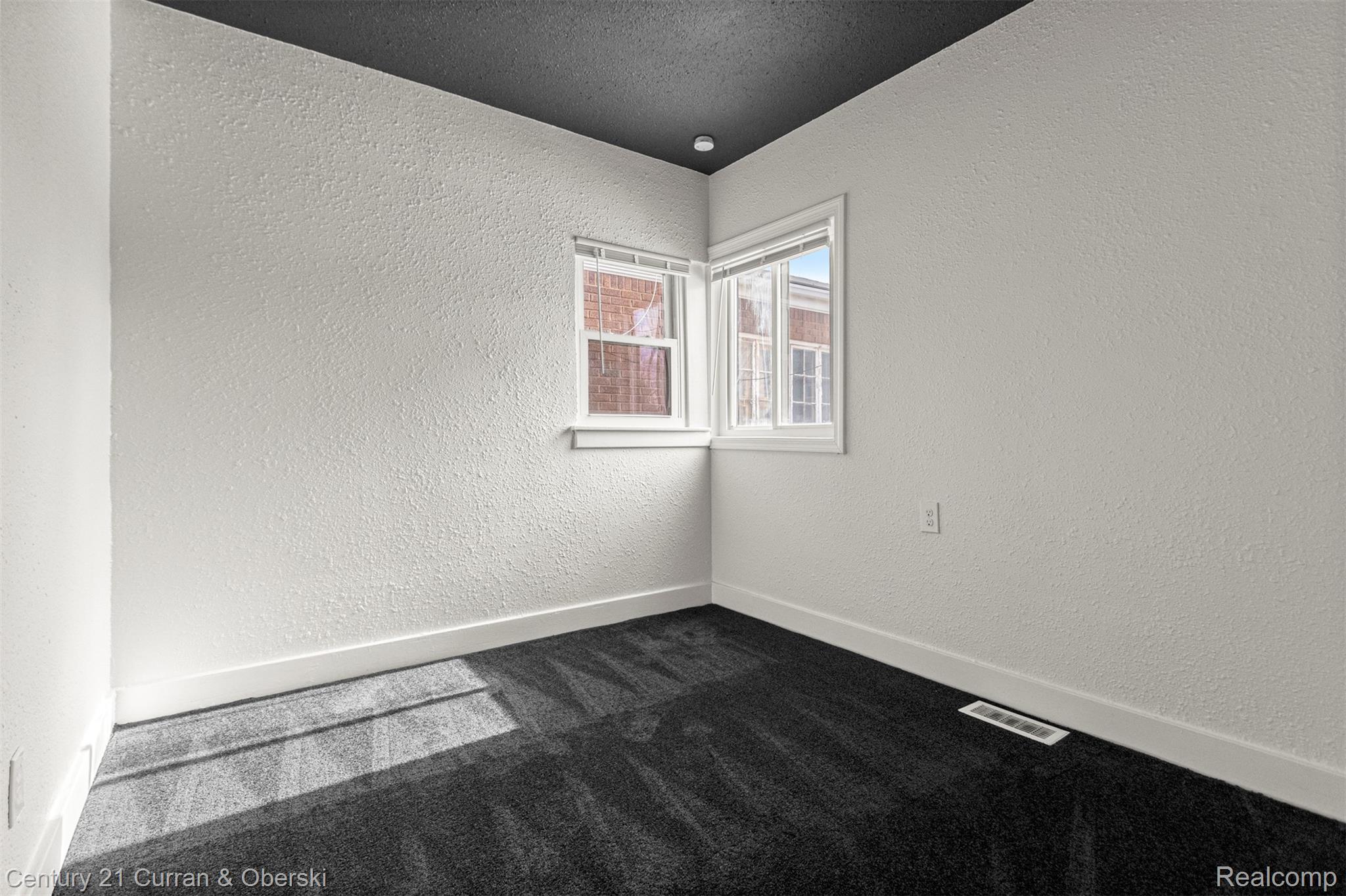 53 W Charlotte Street