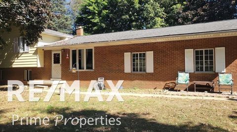 2135 S New Lothrop Road Venice Township MI 48449