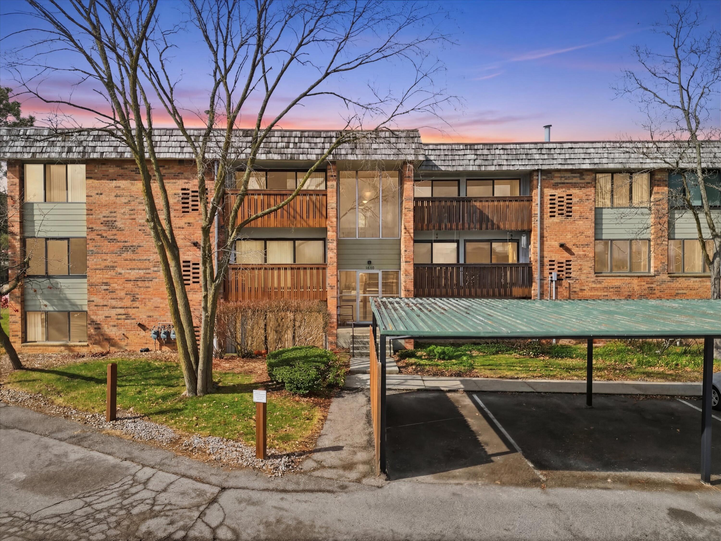 1265 S Maple Road 206