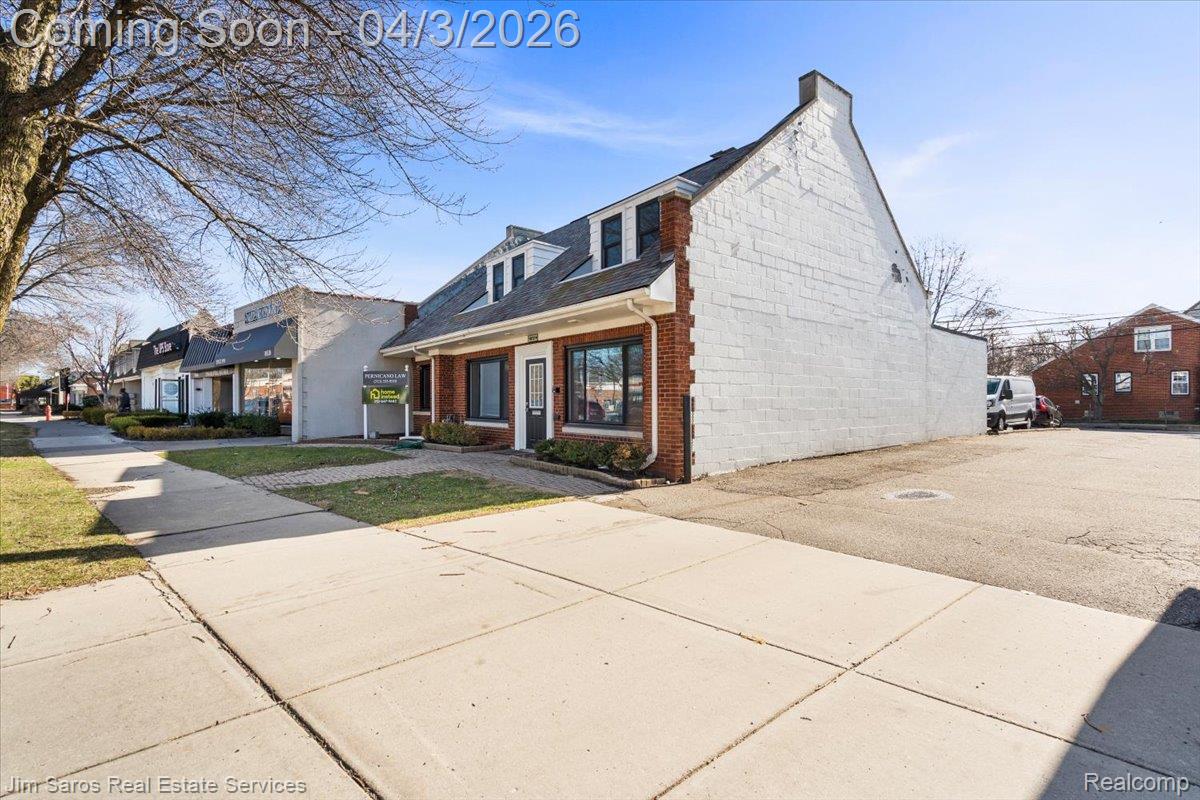 18514 Mack Avenue 101