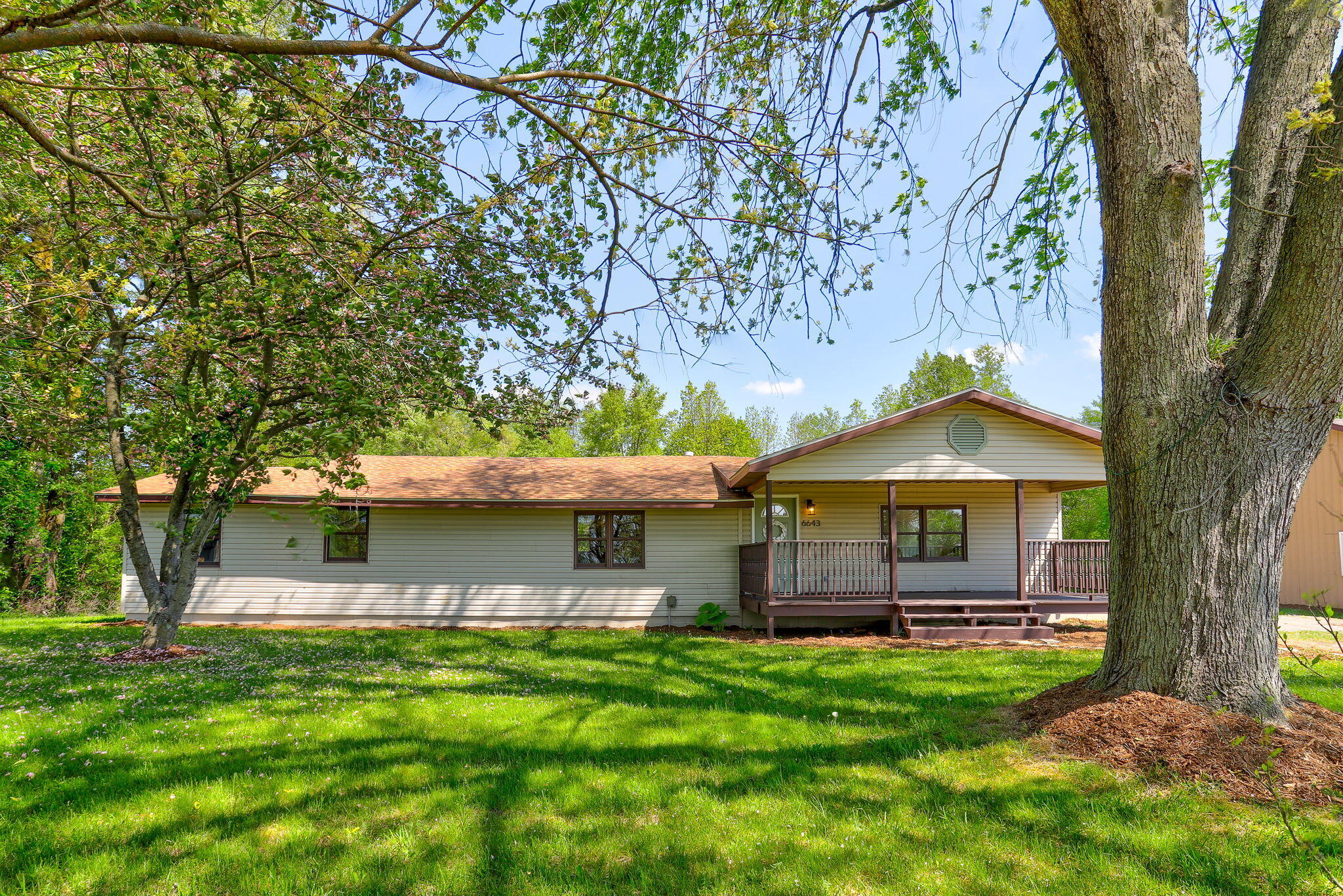 Listing image 1