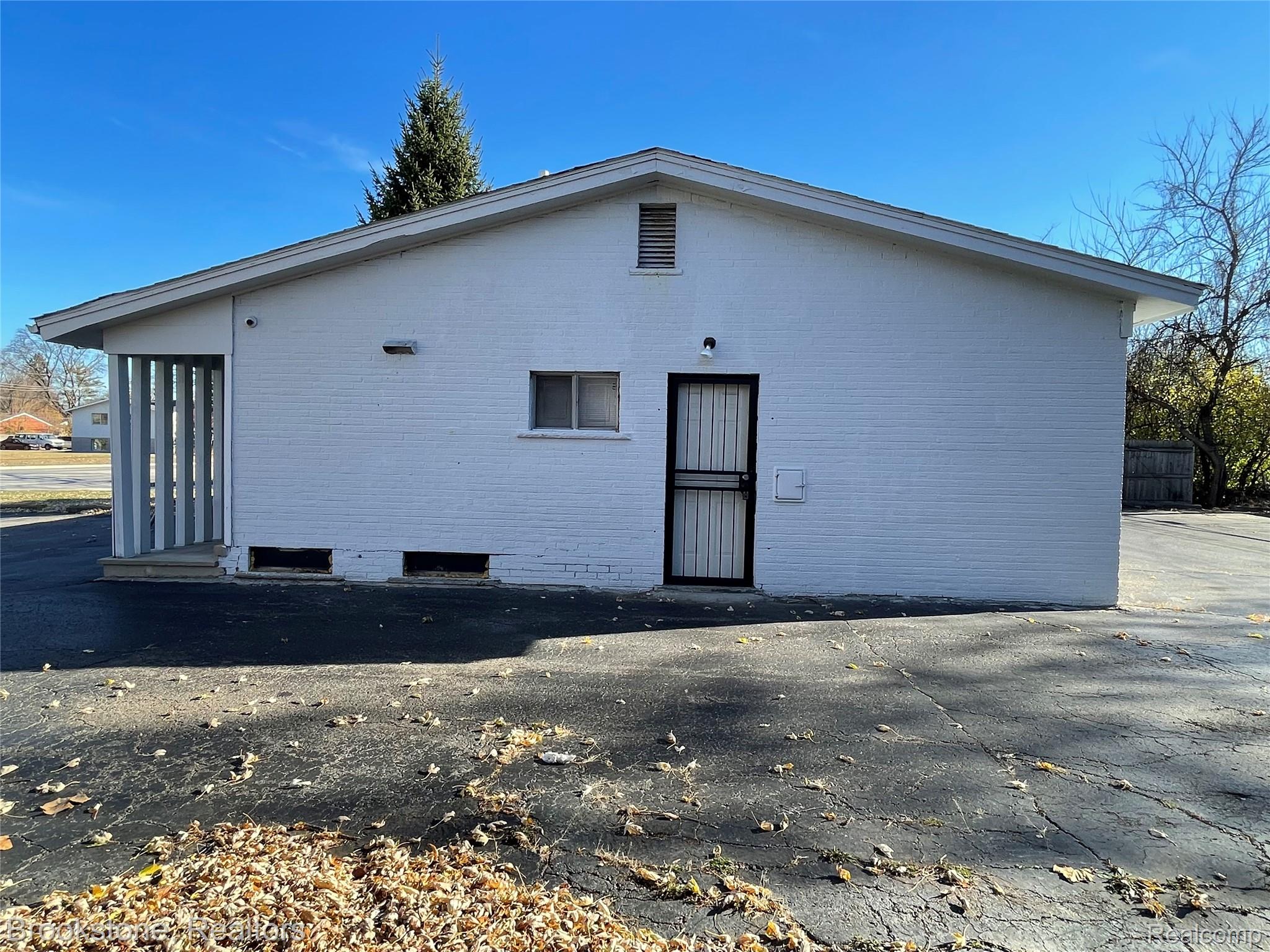 16983 W 10 Mile Road