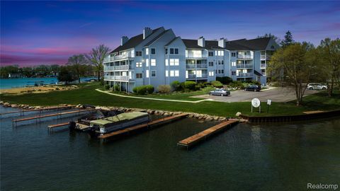 3565 Port Cove Drive 69 Waterford Charter Township MI 48328