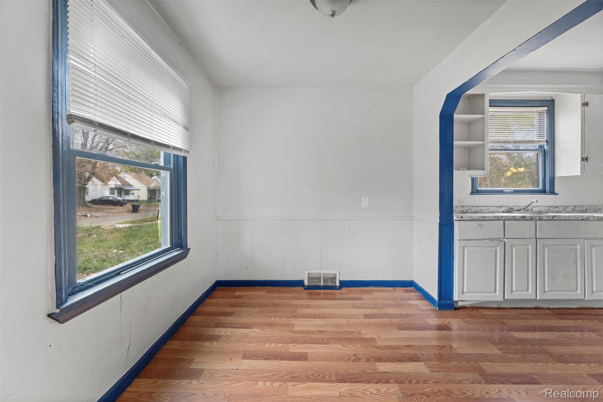 19324 Buffalo Street