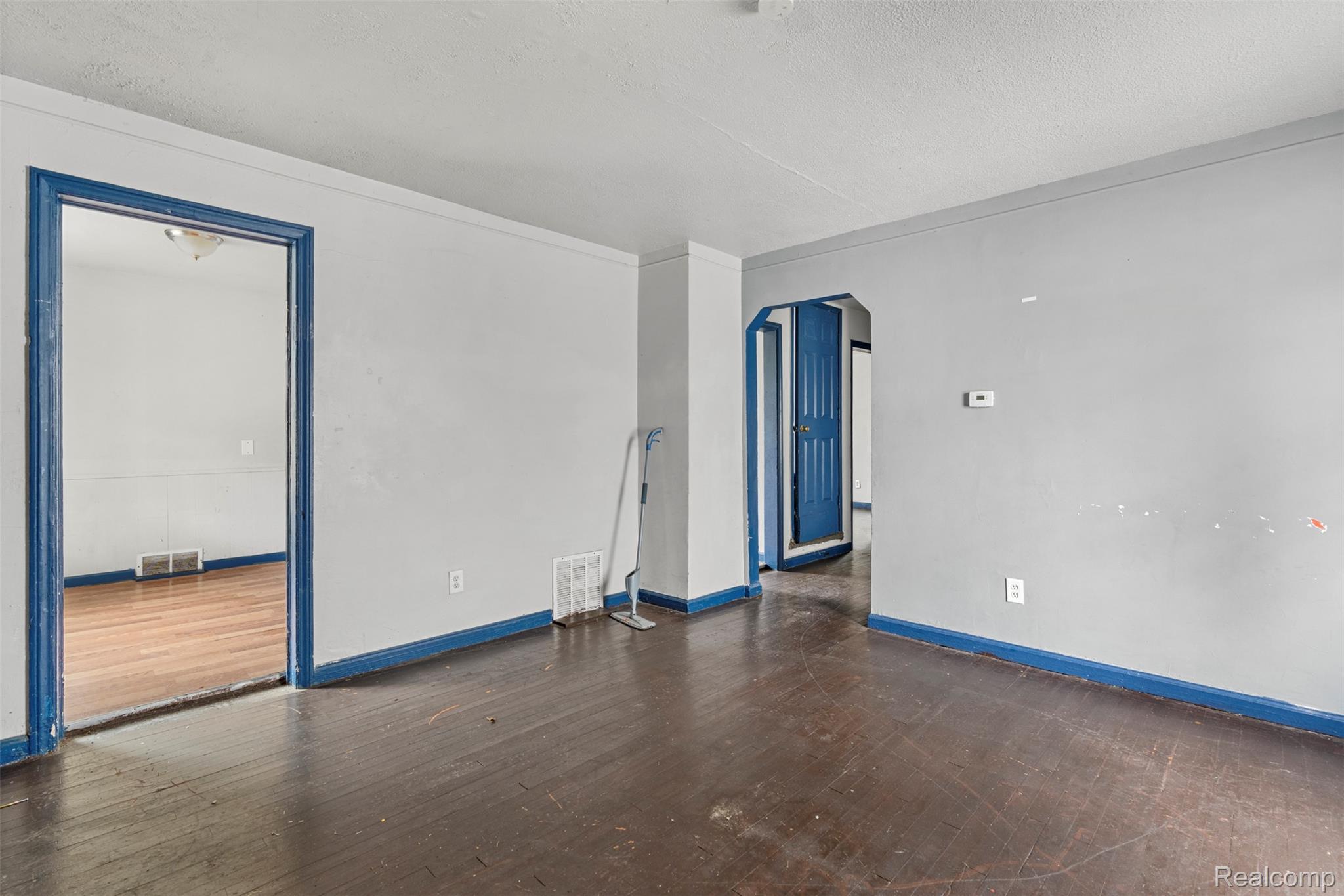 19324 Buffalo Street