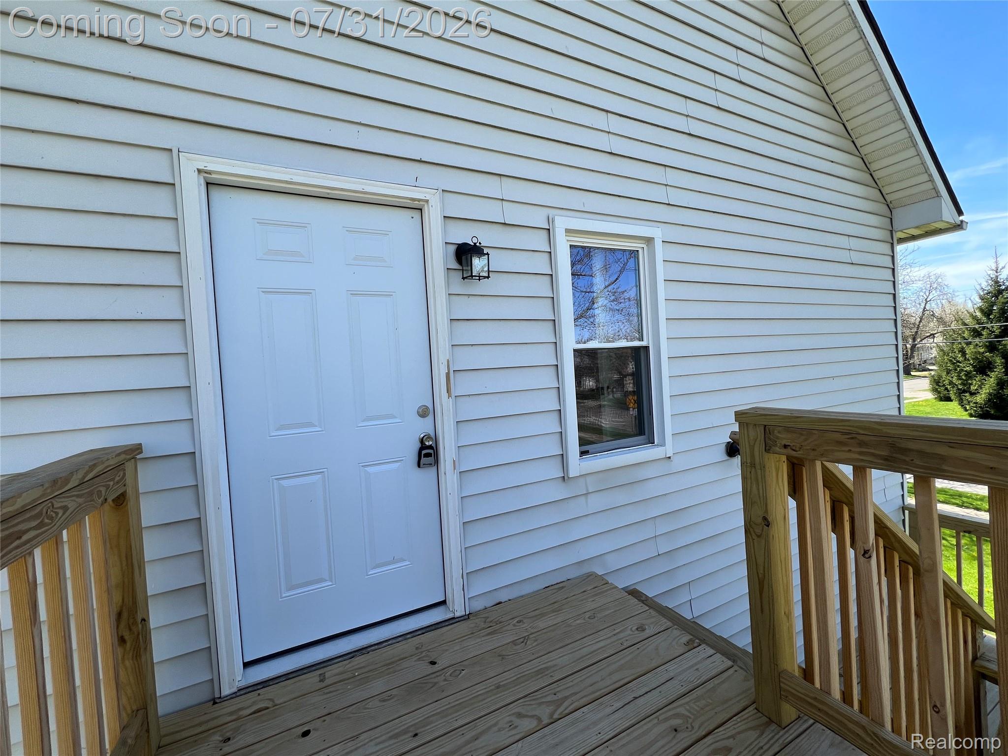 230 Almyra Avenue Upper