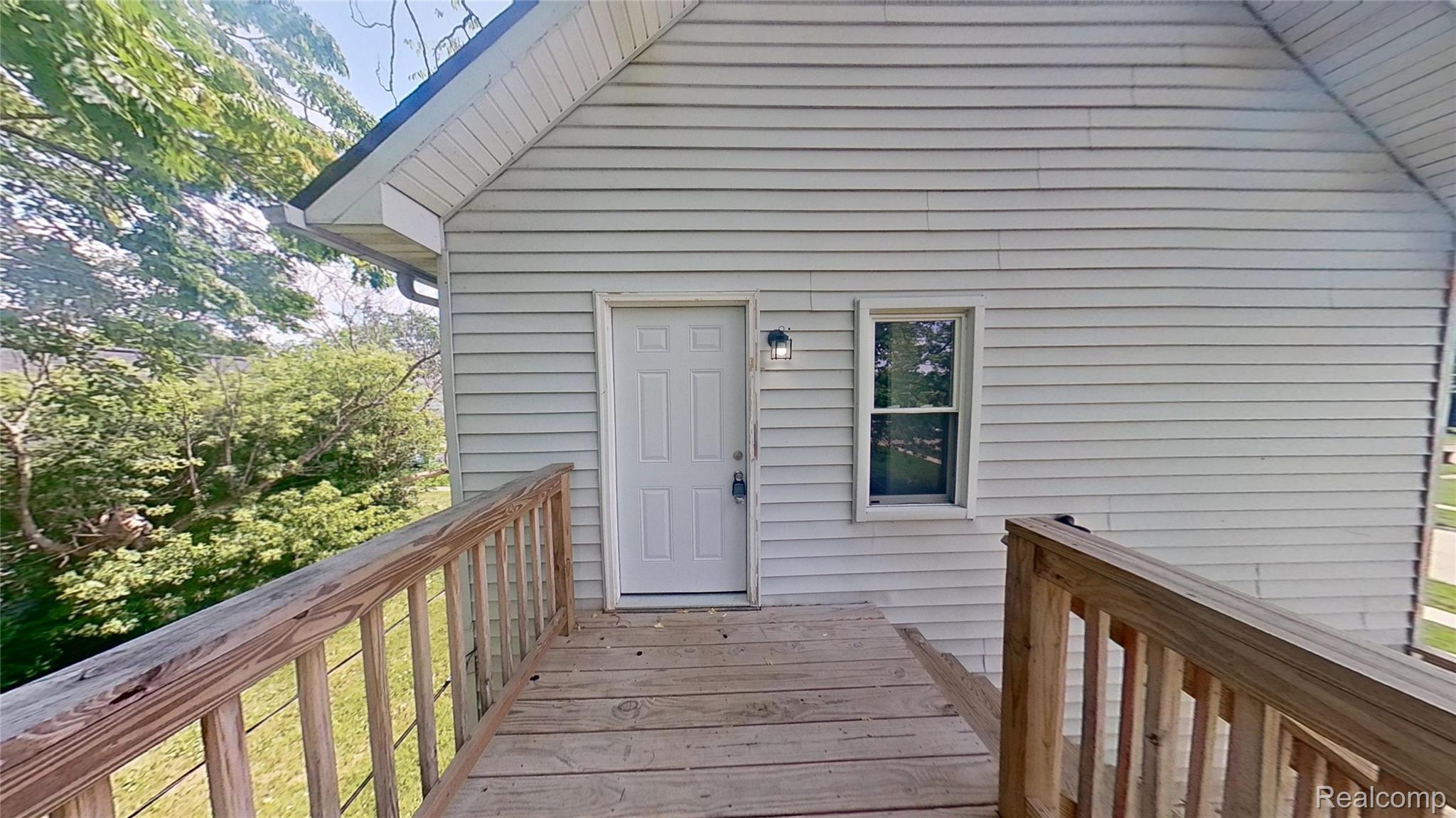 230 Almyra Avenue Upper