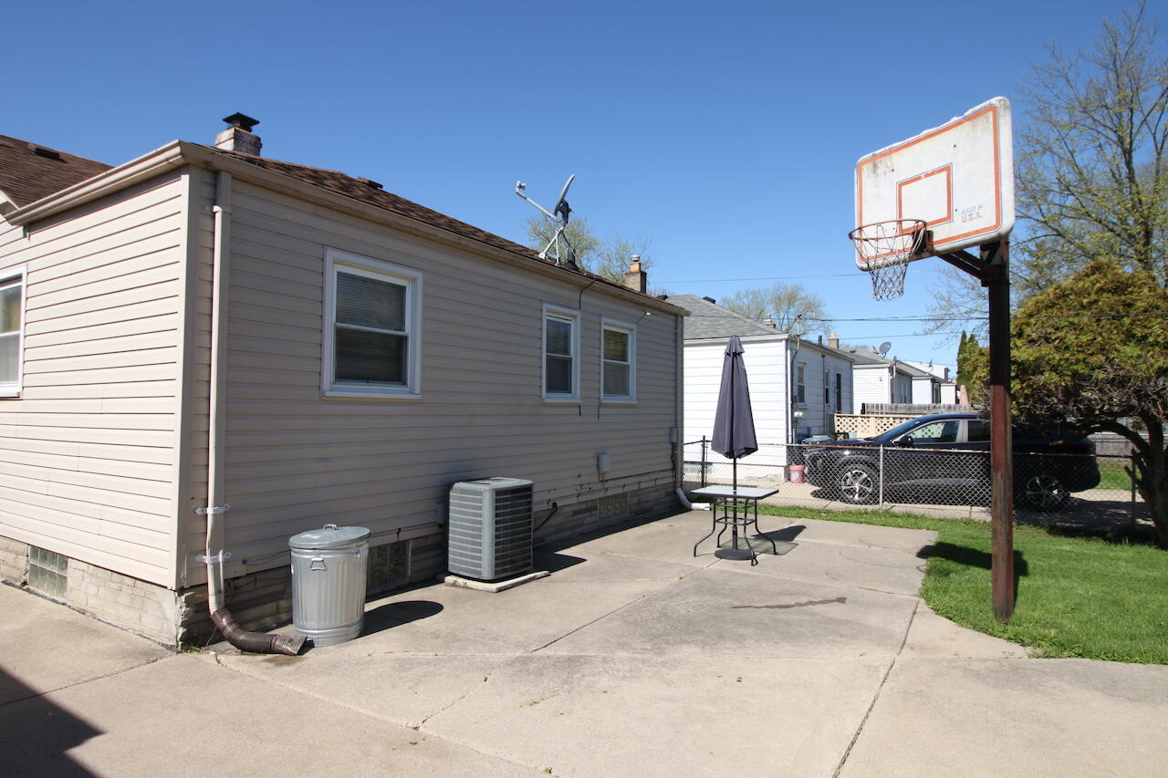 18905 Woodland Street