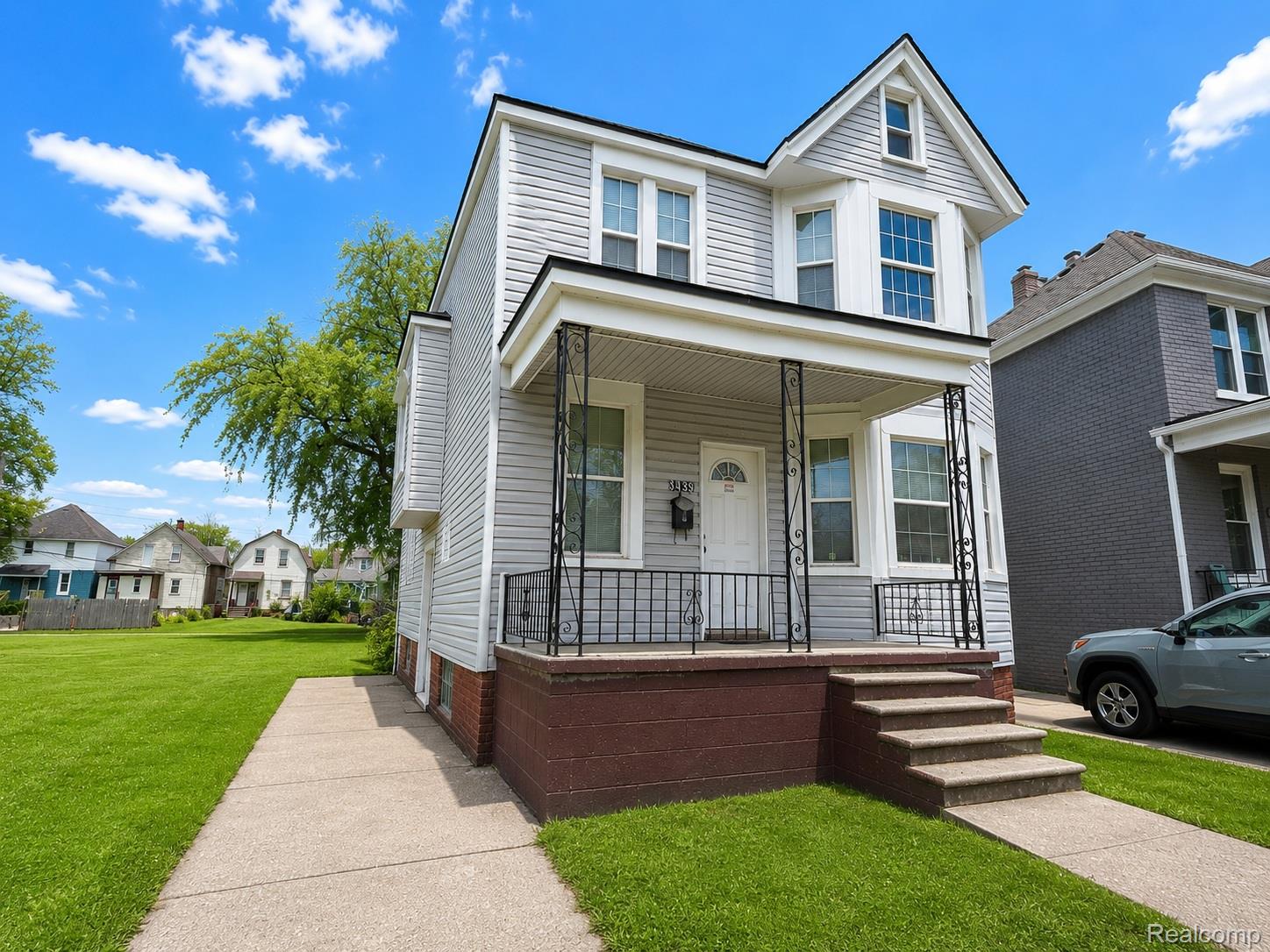 3439 Cadillac Boulevard