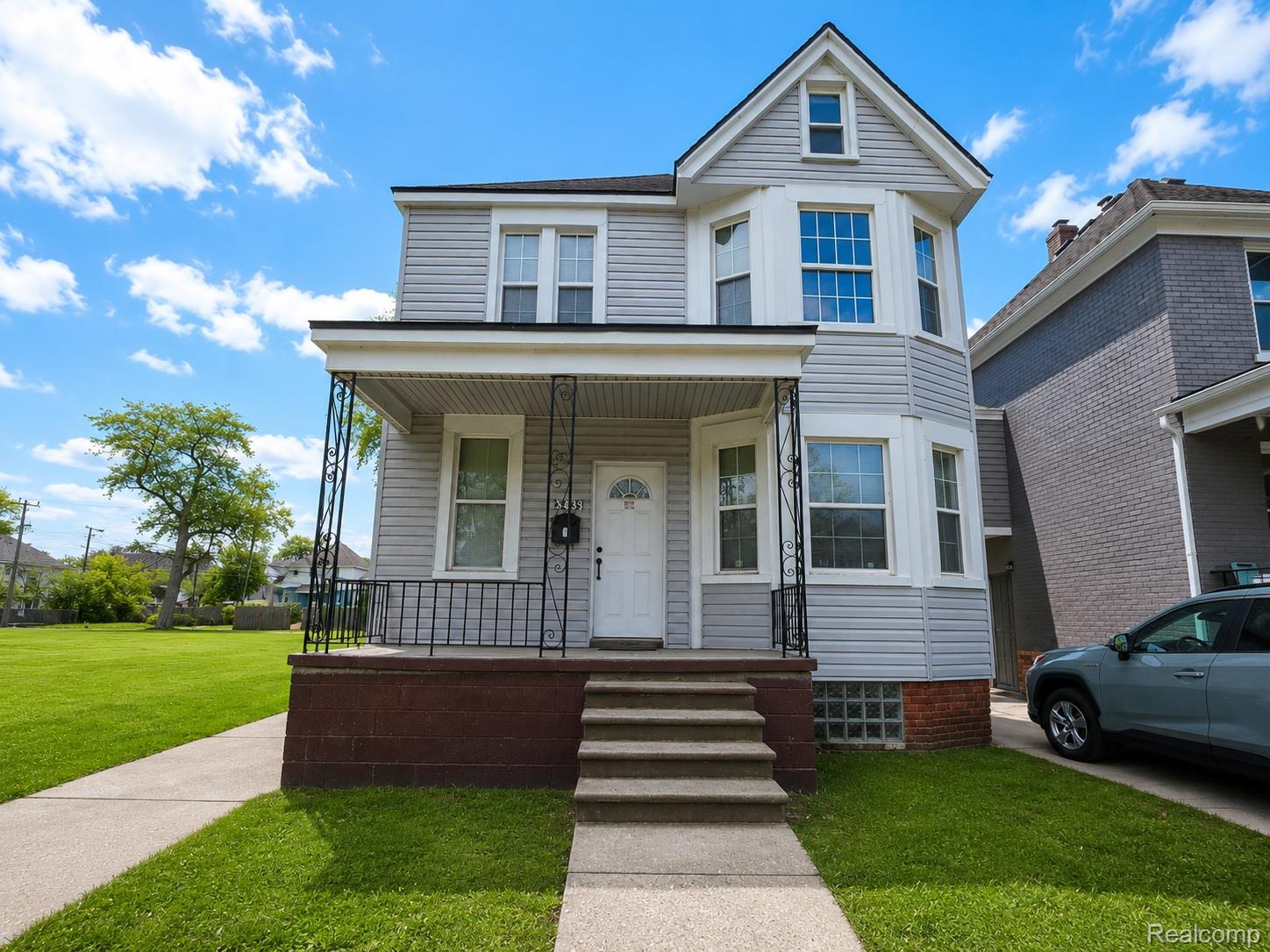 3439 Cadillac Boulevard