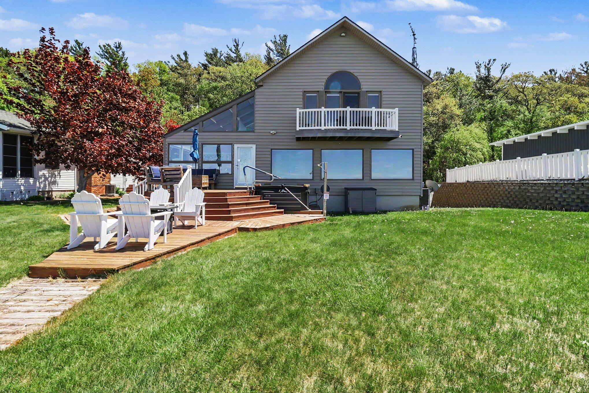 3389 N Lakeshore Drive
