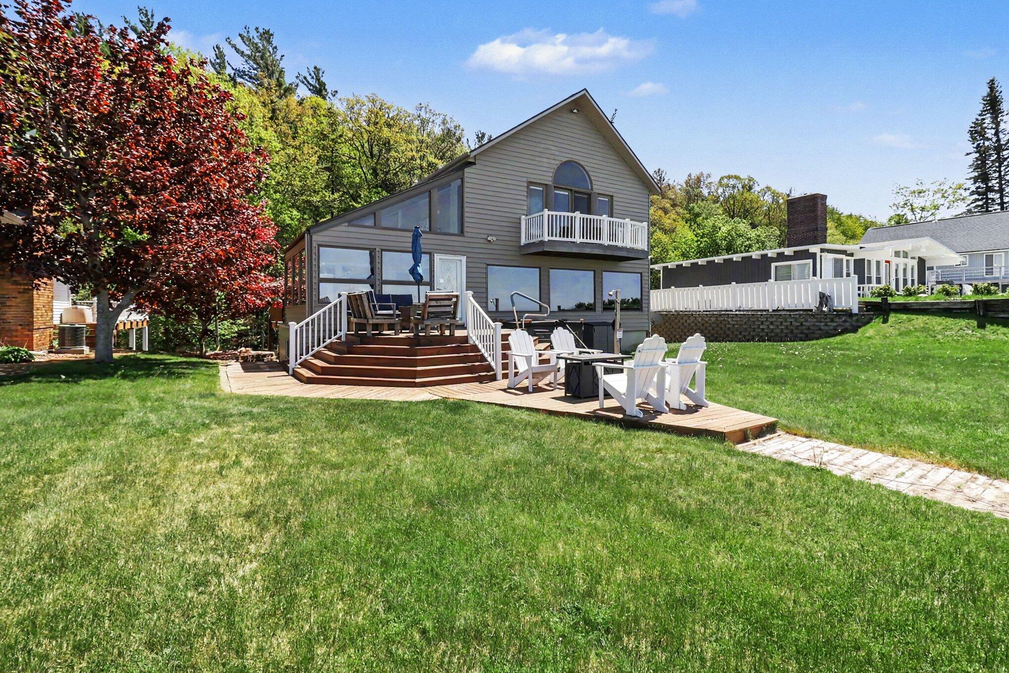 3389 N Lakeshore Drive